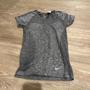 Women’s Nike Top